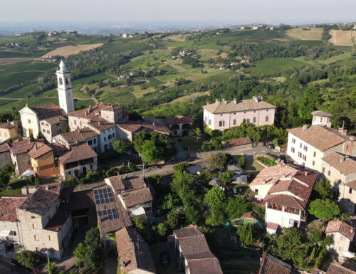 Golferenzo svetta nell'Oltrepò Pavese sopra i resti del suo Castello Medievale