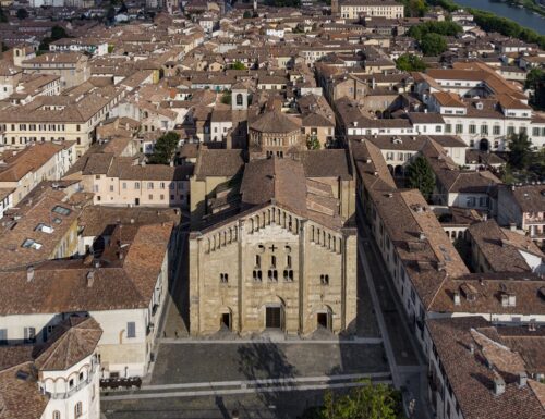 Dal Borgo Basso affacciato sul Ticino, per le stradine di Pavia fino a San Michele Maggiore, la Basilica dei Re