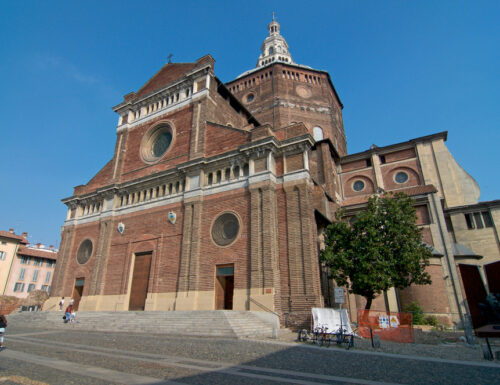 Duomo di Pavia, simbolo tra i più amati che custodisce il patrono della città