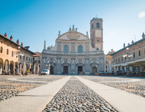 Cattedrale di Sant'Ambrogio a Vigevano: istantanee di un tesoro barocco