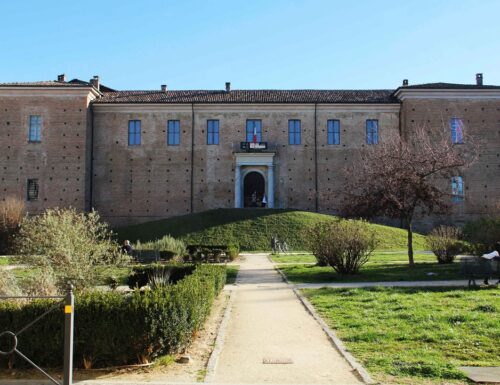 Il castello di Voghera, fortezza voluta da Galeazzo Visconti II, oggi ospita mostre e concerti