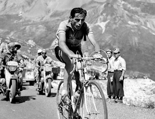 Serata storica per il ciclismo: a Pavia Binda convince Bartali a sostituire Coppi che aveva dato forfait  per il Tour de France