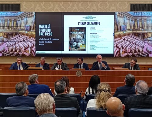 Presentata in Senato “L’Italia del Tartufo – città, paesi e territori: la guida 2023 -2024” di Typimedia Editore