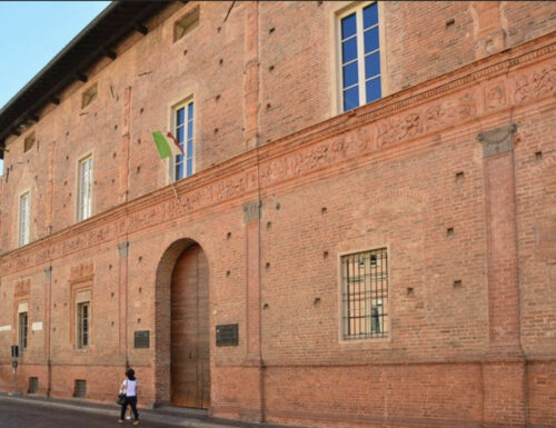 Palazzo Carminali a Pavia, prezioso esempio di architettura lombarda quattrocentesca in cotto rosso