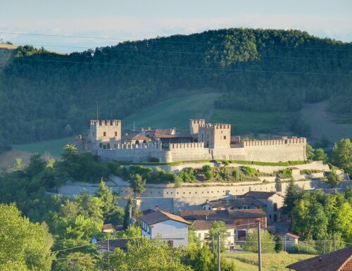 Castello di Montesegale, il gioiello medievale che domina la valle del torrente Ardivestra