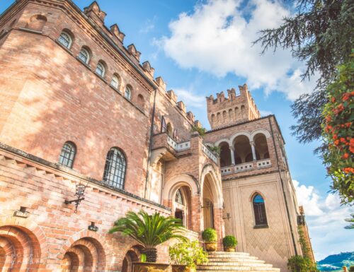 Il Castello di Mornico Losana, maniero di origine medievale e di aspetto settecentesco