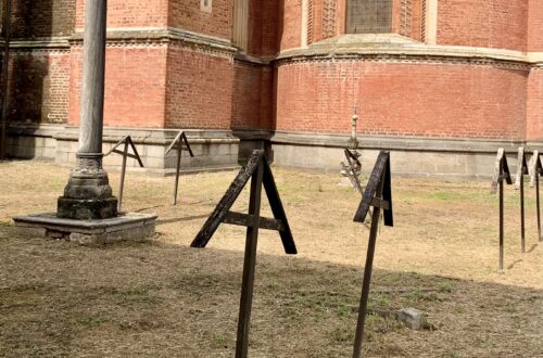 Il Silenzio della Spiritualità: Il Piccolo Cimitero dei Monaci della Certosa di Pavia