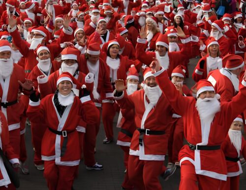 Voghera sotto la luna: la magia della Corsa dei Babbo Natale